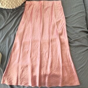 Aritzia babaton silk skirt